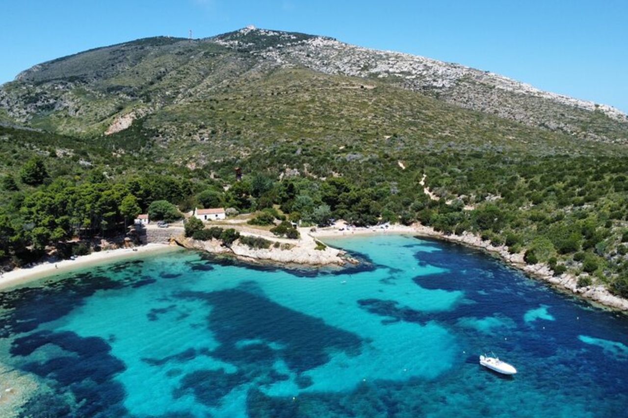 Tour privato in barca del Golfo di Olbia e dell'Isola dei Delfini — 2