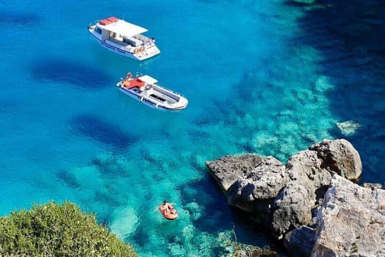 Grotte blu di Zante e baia di Navagio — 4