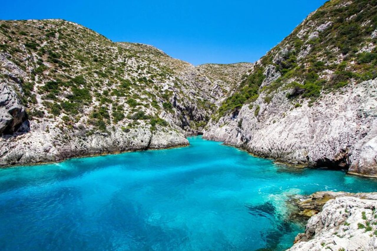 Tour della costa occidentale di Zante e Baia di Navagio — 9