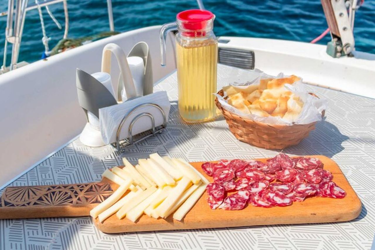 Da Stintino: tour in barca a vela all'Asinara con pranzo — 5