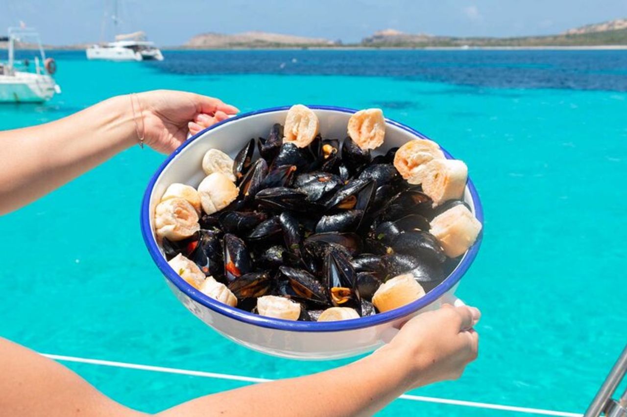 Da Stintino: tour in barca a vela all'Asinara con pranzo — 4