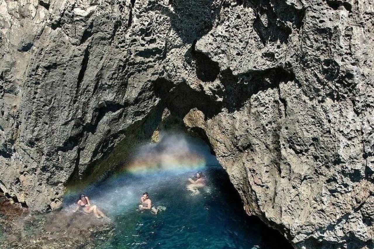 3 Ore Tour di Gruppo in Barca alle Grotte di Santa Maria di Leuca — 2