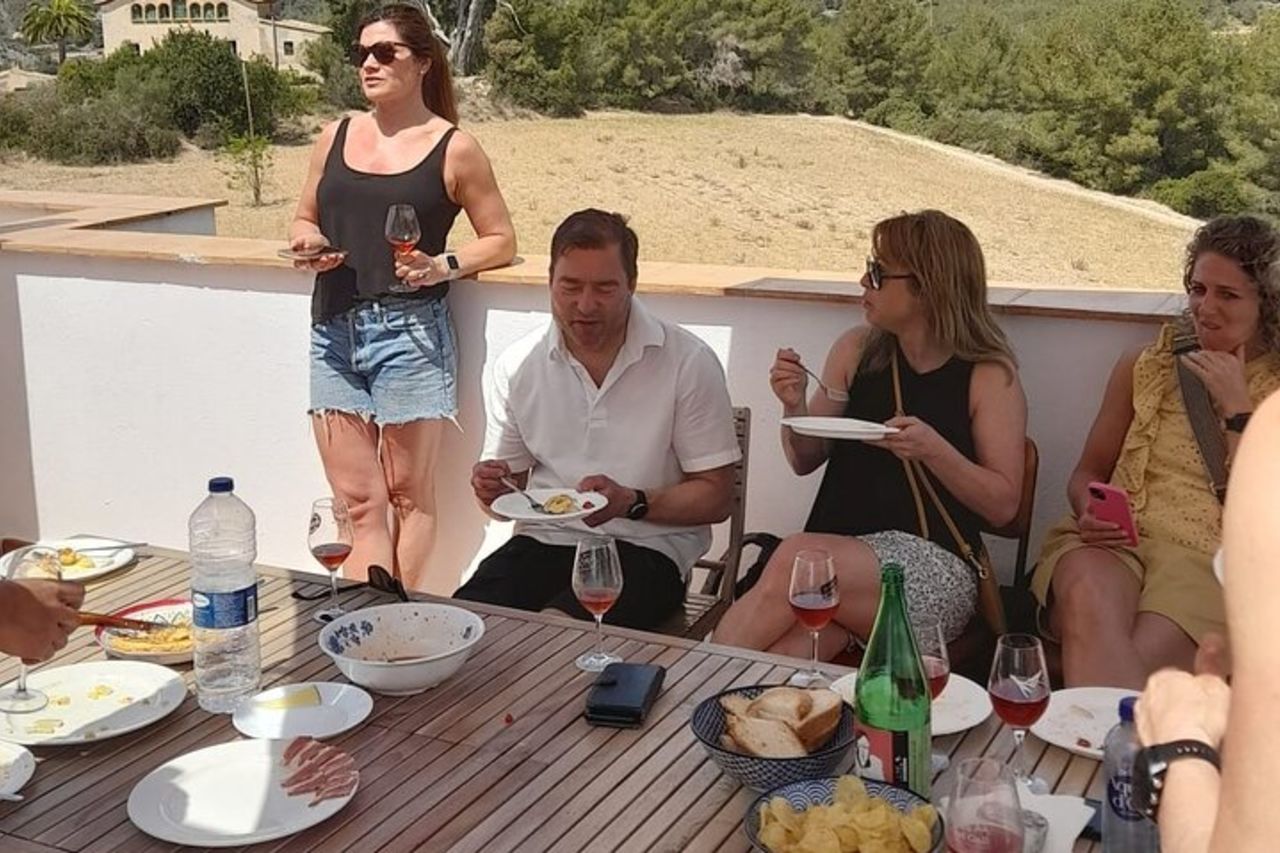 Degustazione di vini naturali e biologici per piccoli gruppi vicino a Sitges — 8