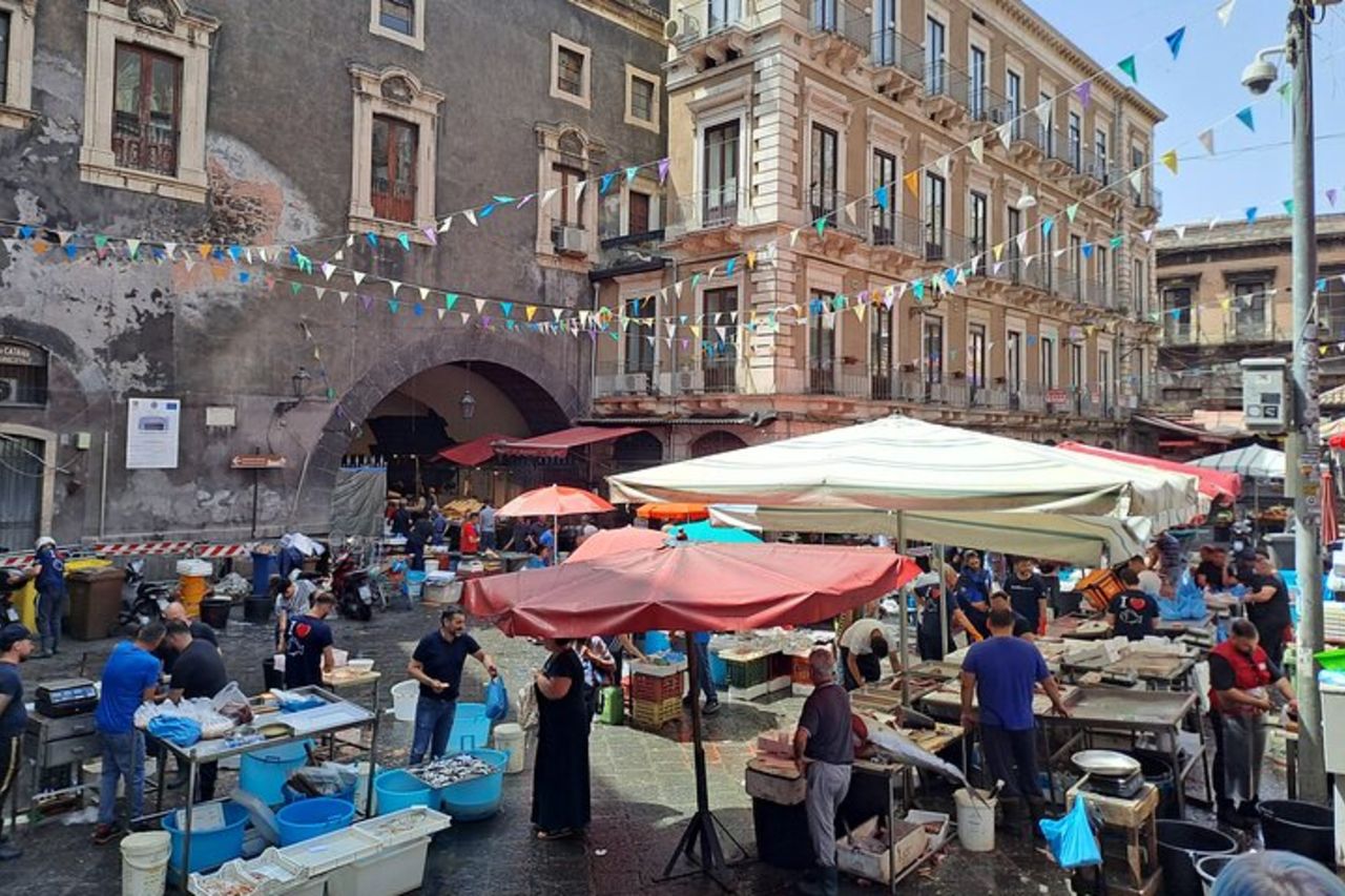 Catania Sicilian Street Food Tour: Piccolo gruppo di Do Eat Better — 4