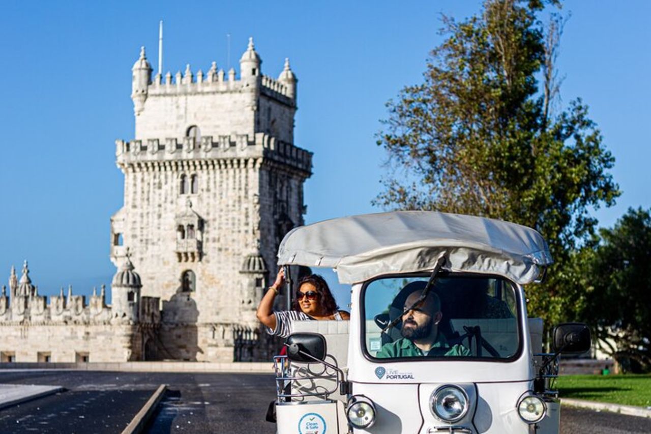 Tour privato Eco Tuk Tuk di mezza giornata a Lisbona — 2