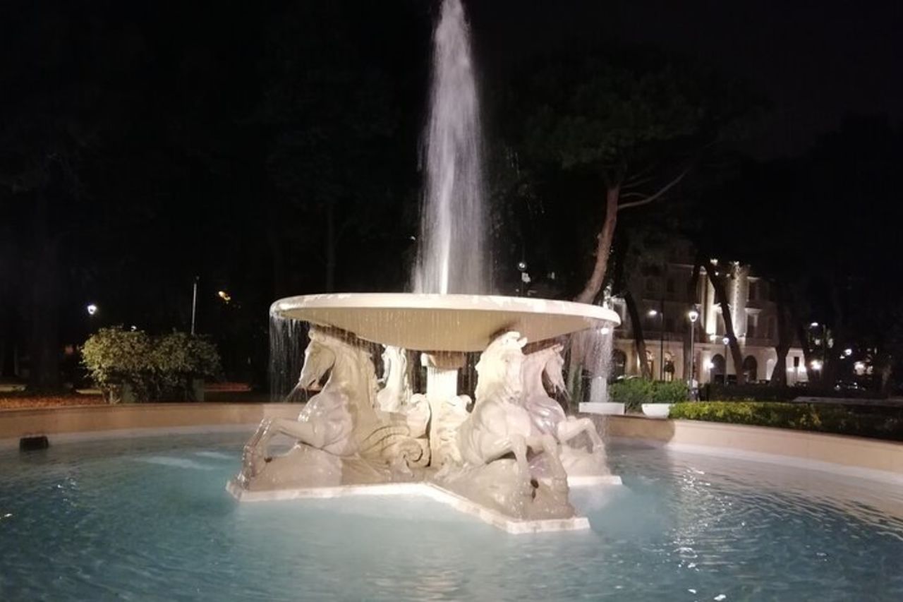 Tour privato di Rimini dei momenti salienti della città di notte — 3