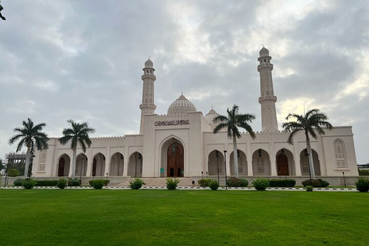Tour della città di Salalah con storia, cultura, shopping Souq, Halwa