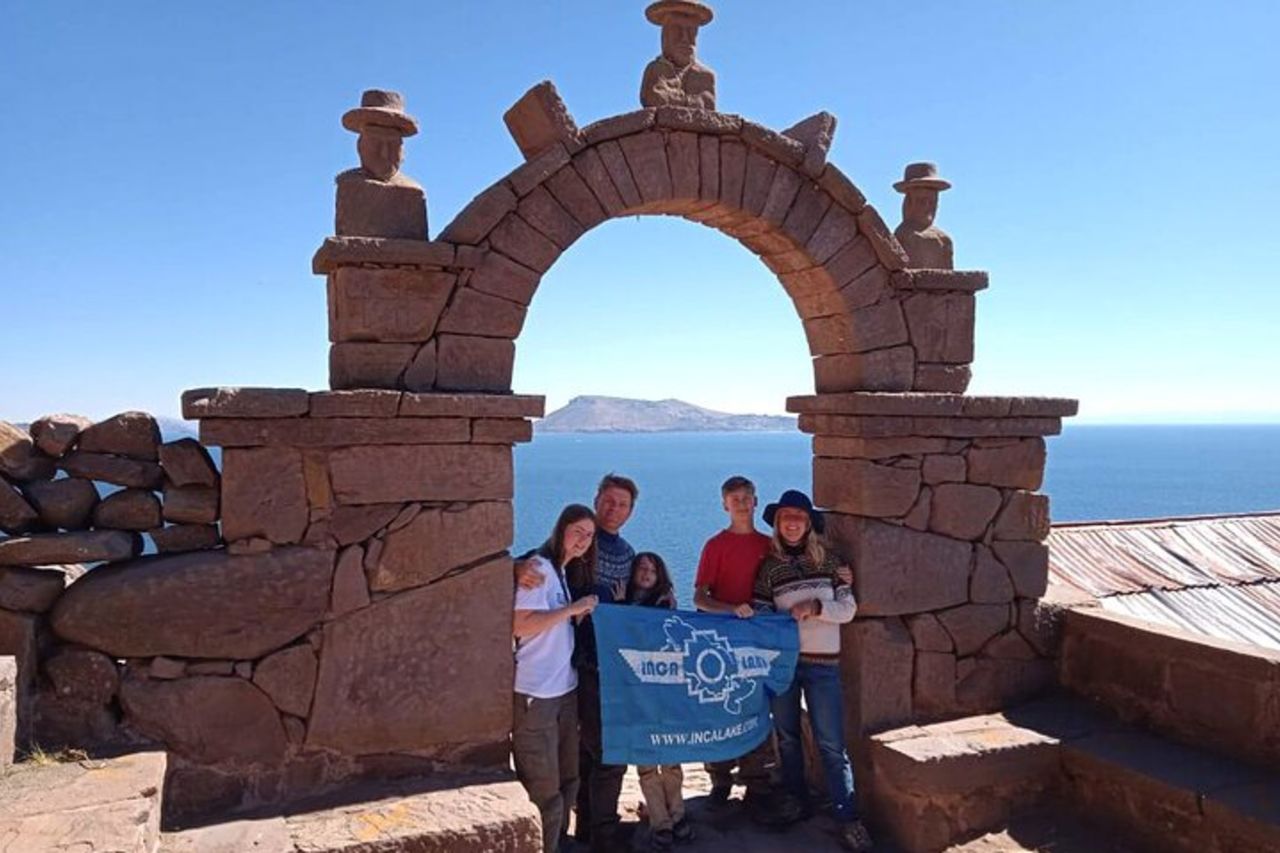 Isole di Uros e Taquile su nuovo e confortevole motoscafo. — 3