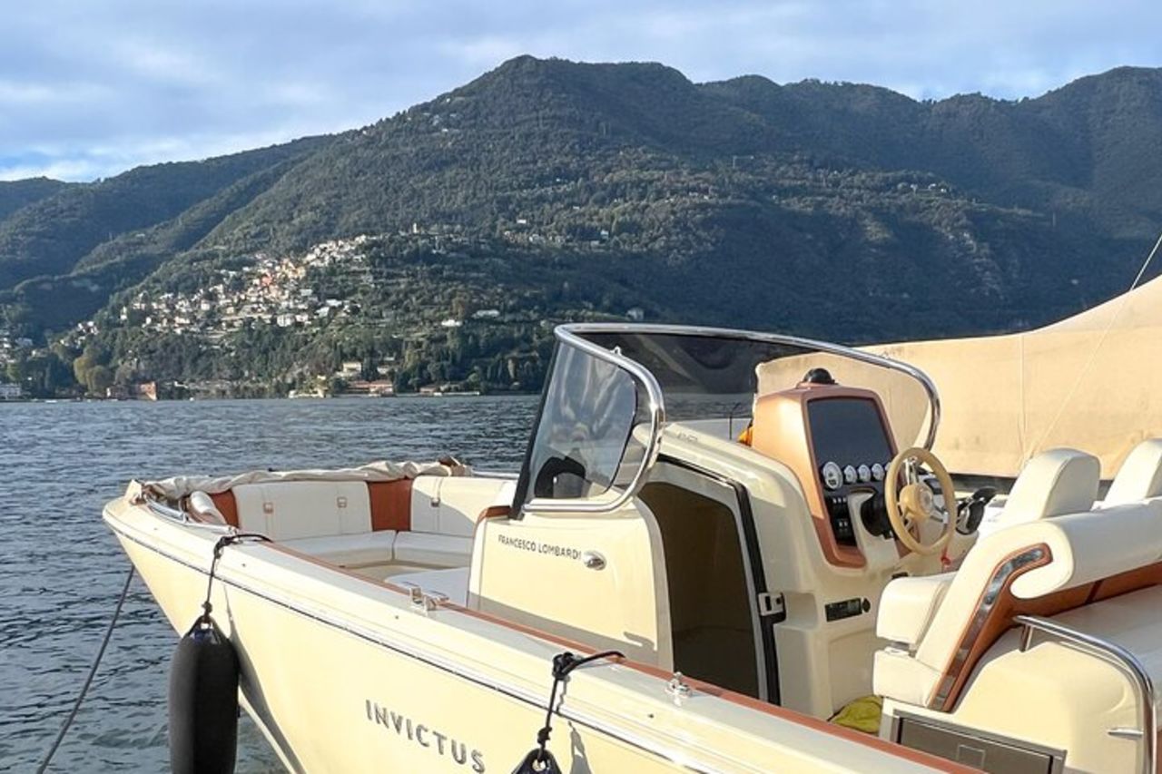 Varenna tour (4 H) Aperitivo in barca di lusso a bordo — 3