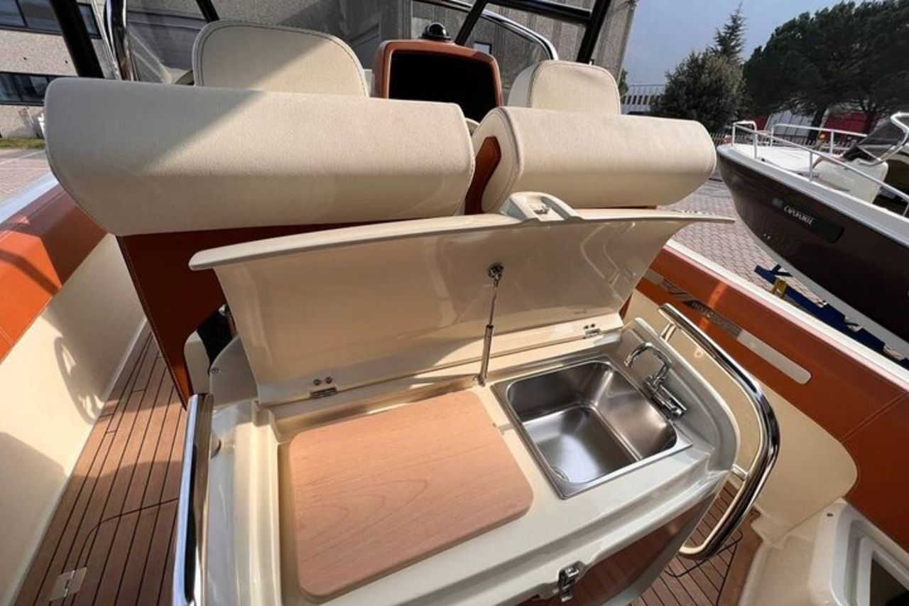 Varenna tour (4 H) Aperitivo in barca di lusso a bordo — 5