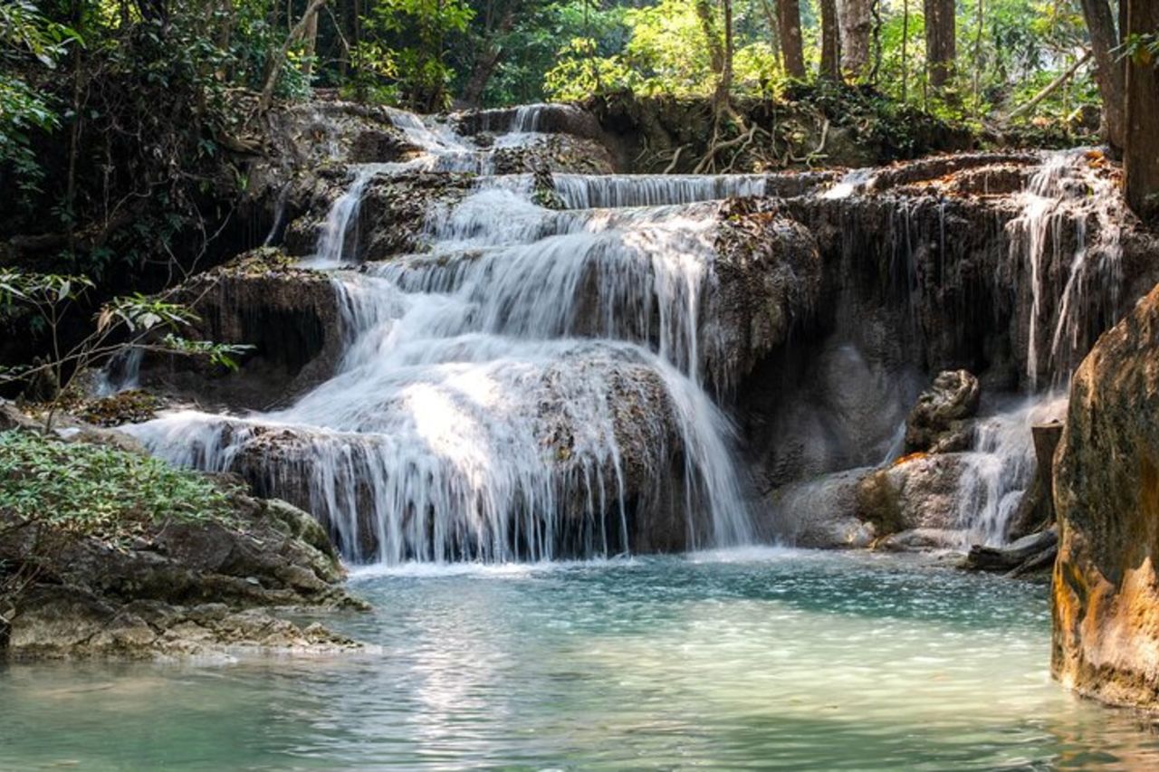 Tour delle cascate di Erawan e del ponte sul fiume Kwai da Bangkok — 7