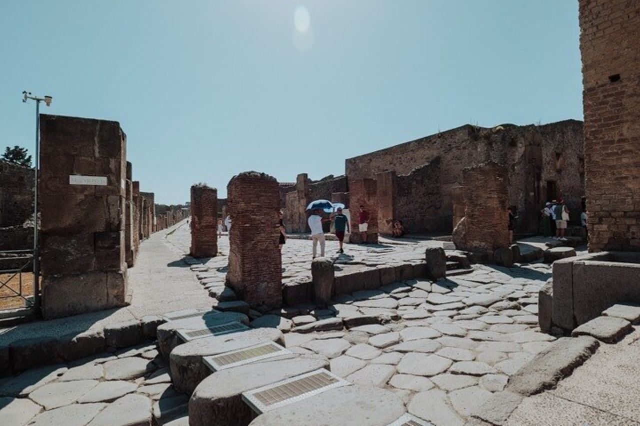 Esplora Pompei con un Archeologo — 6