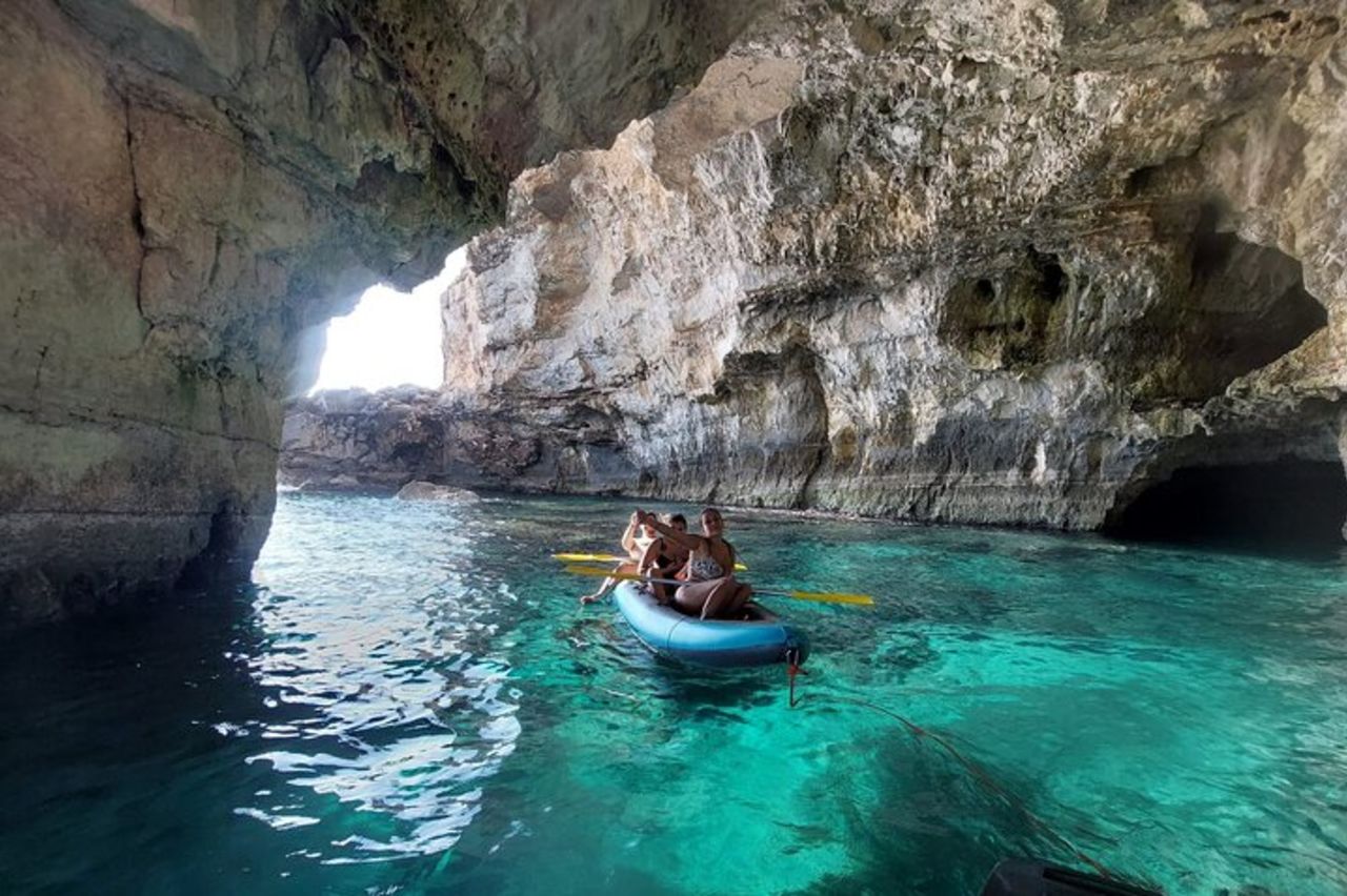 Avventura alle grotte in canoa — 2