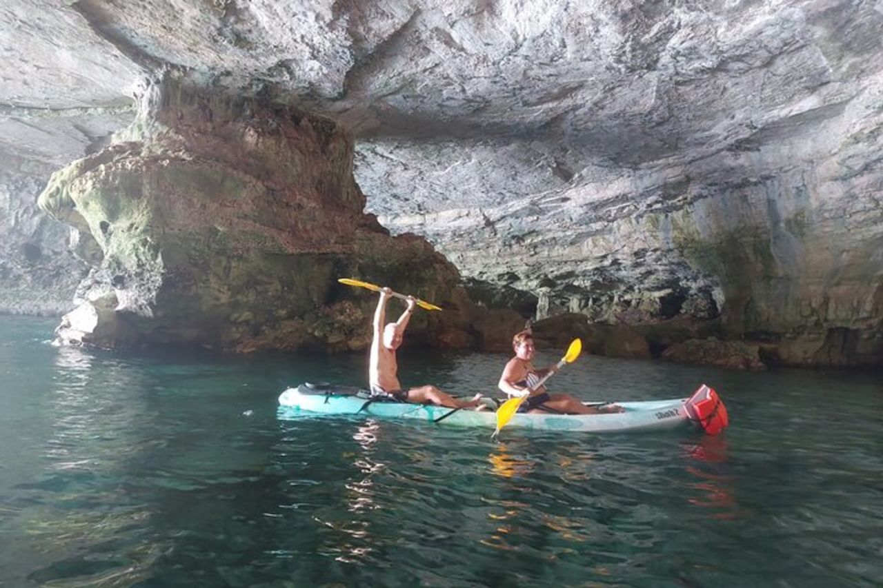 Avventura alle grotte in canoa — 4