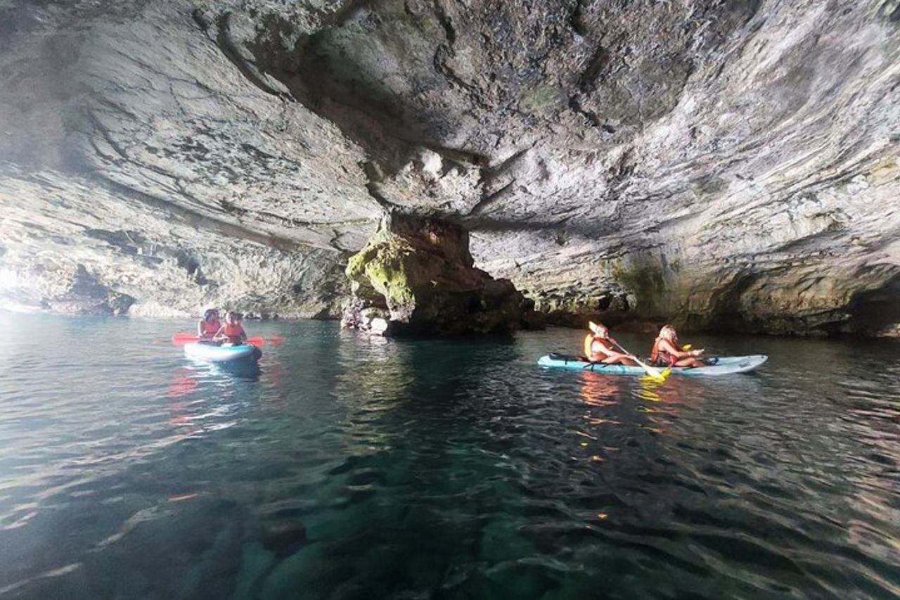 Avventura alle grotte in canoa — 5