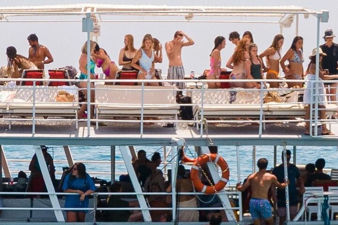 Crociera dalla baia di Rodi alla baia con buffet greco con vino incluso — 9