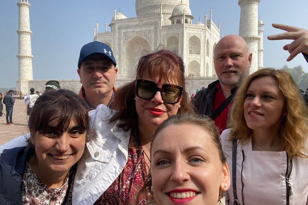 Salta la coda Taj Mahal Agra Fort Auto e Guida turistica da Agra