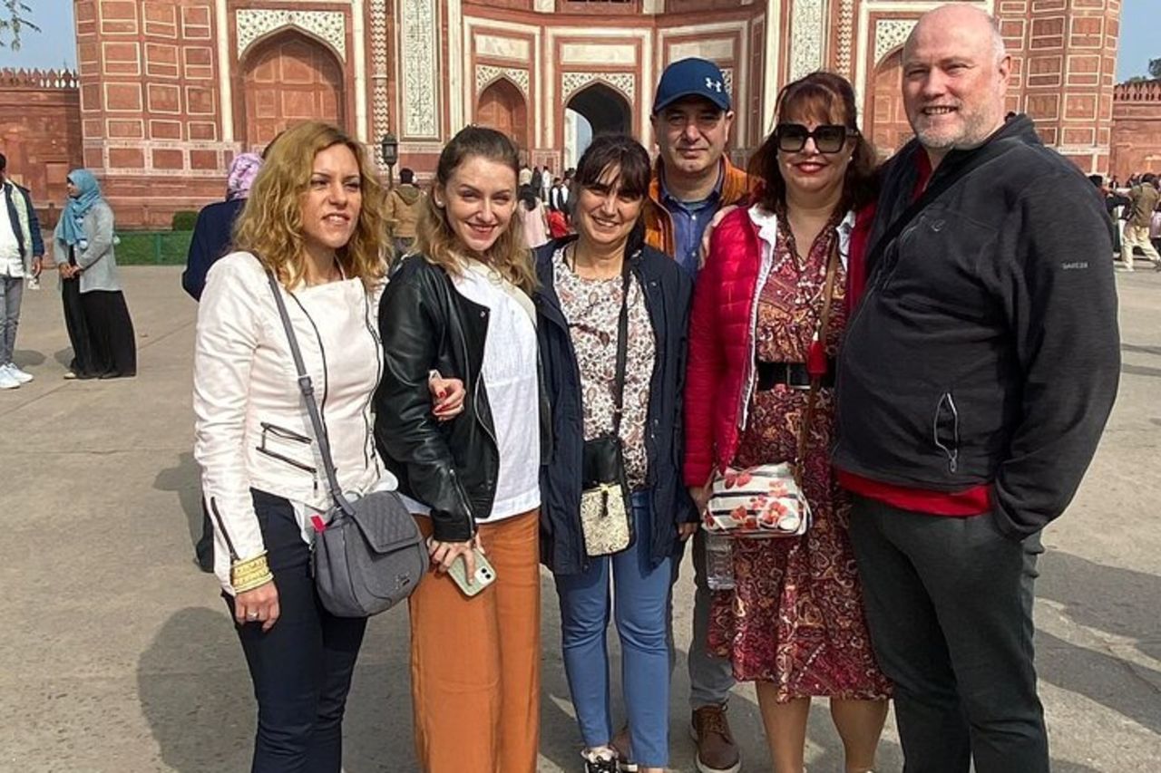 Salta la coda Taj Mahal Agra Fort Auto e Guida turistica da Agra — 2