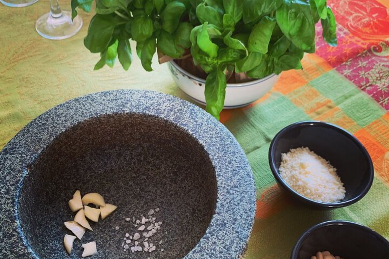 Esperienza del pesto alle Cinque Terre a Riomaggiore — 4