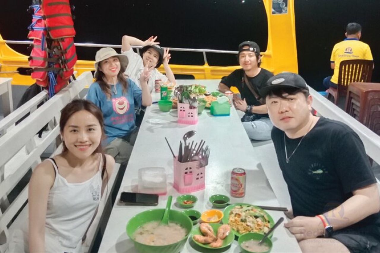 Tour privato del Red River: pesca al calamari al tramonto e notturna — 9