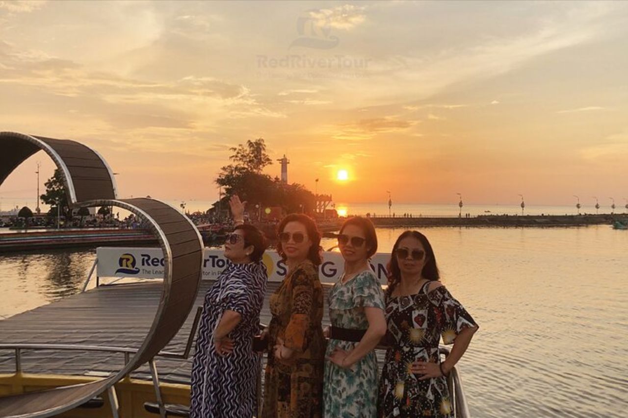 Tour privato del Red River: pesca al calamari al tramonto e notturna — 4