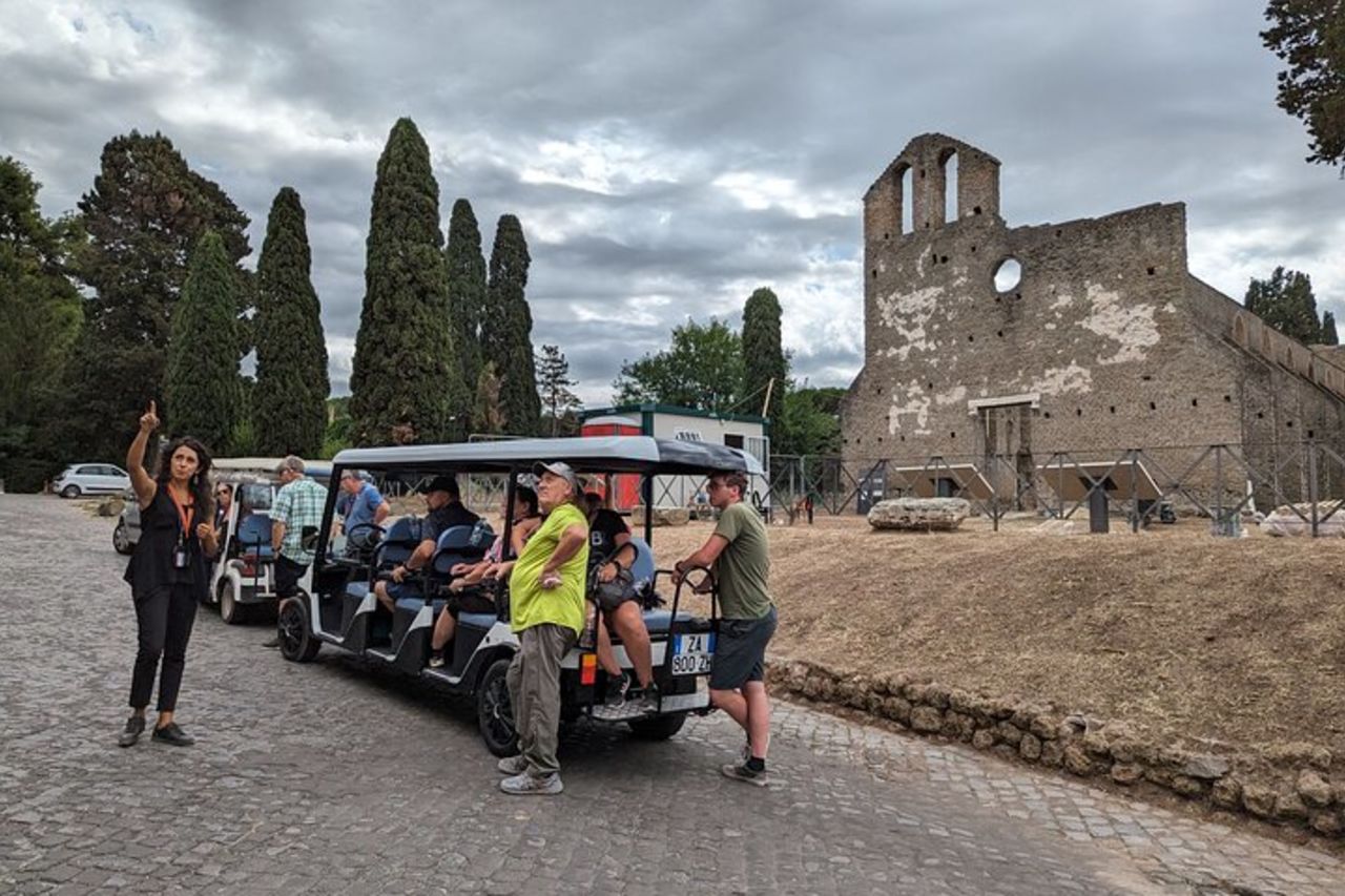 Roma: tour in golf cart dell'Appia Antica e delle Catacombe - Condiviso|Piccoli gruppi — 2