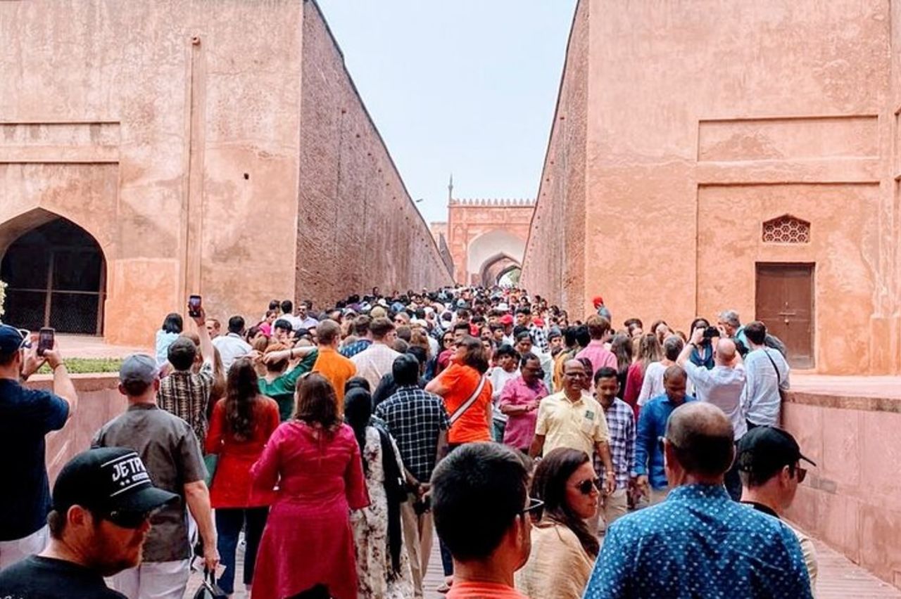 Salta la coda Taj Mahal Agra Fort Auto e Guida turistica da Agra — 7