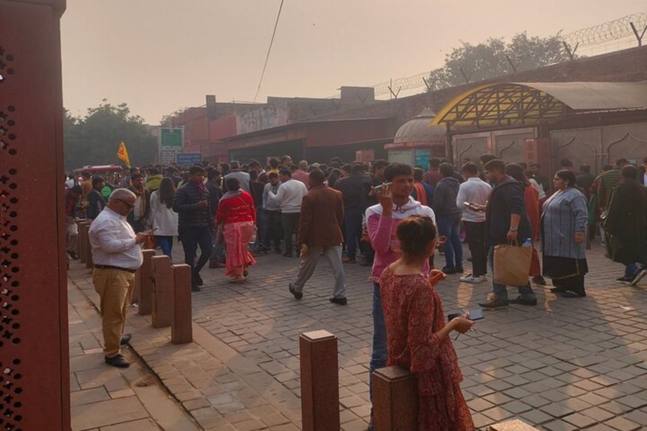 Salta la coda Taj Mahal Agra Fort Auto e Guida turistica da Agra — 4