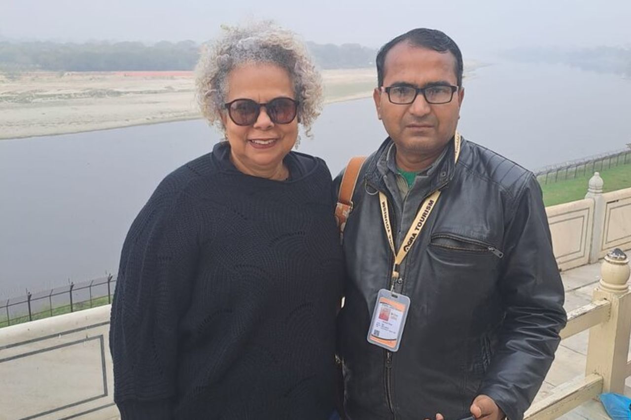 Salta la coda Taj Mahal Agra Fort Auto e Guida turistica da Agra — 5