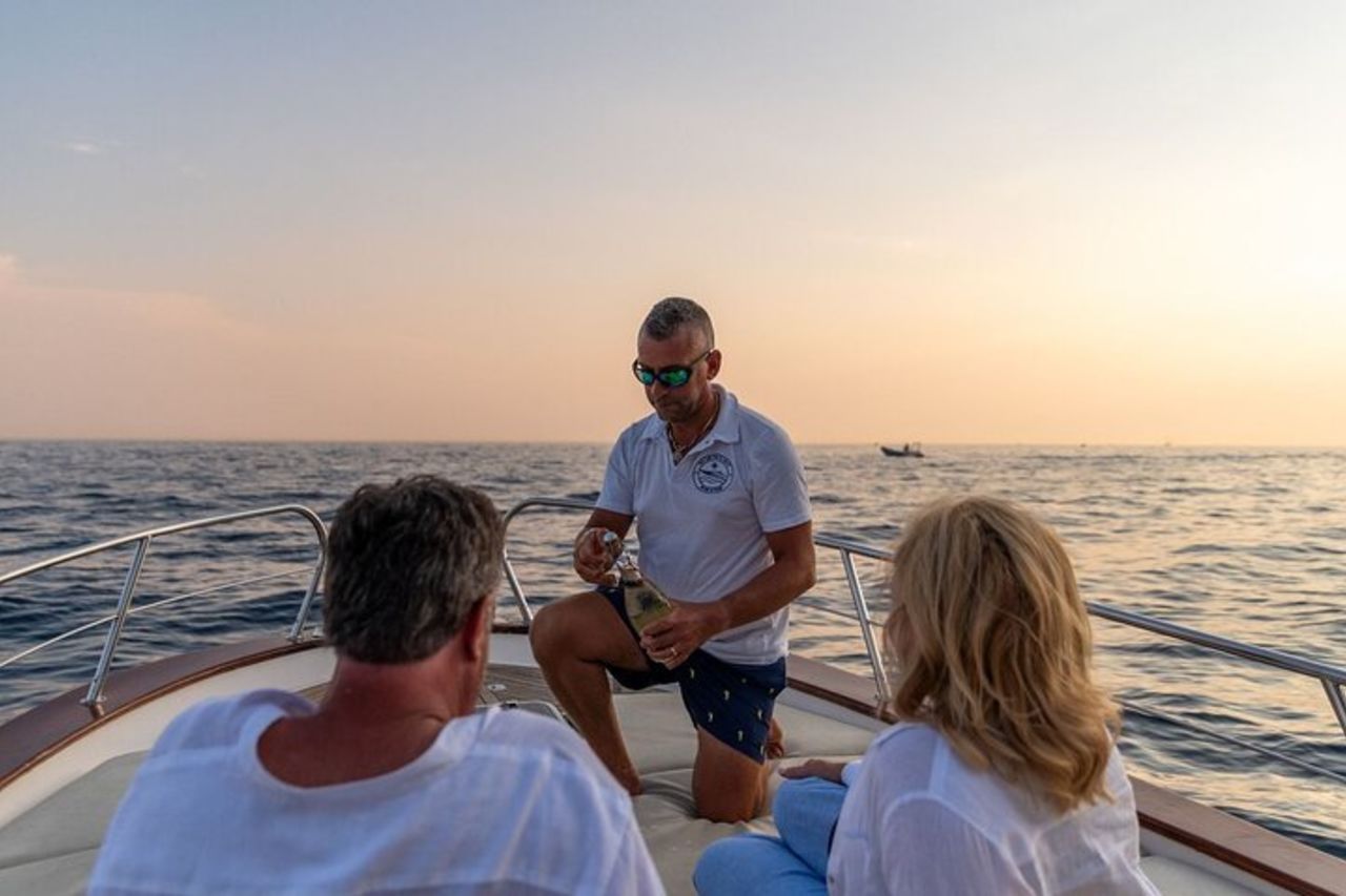 Tour del tramonto in barca privata da Positano, Praiano o Amalfi — 4
