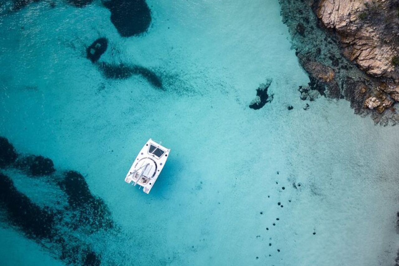 Tour di un giorno nell arcipelago di la Maddalena in Catamarano