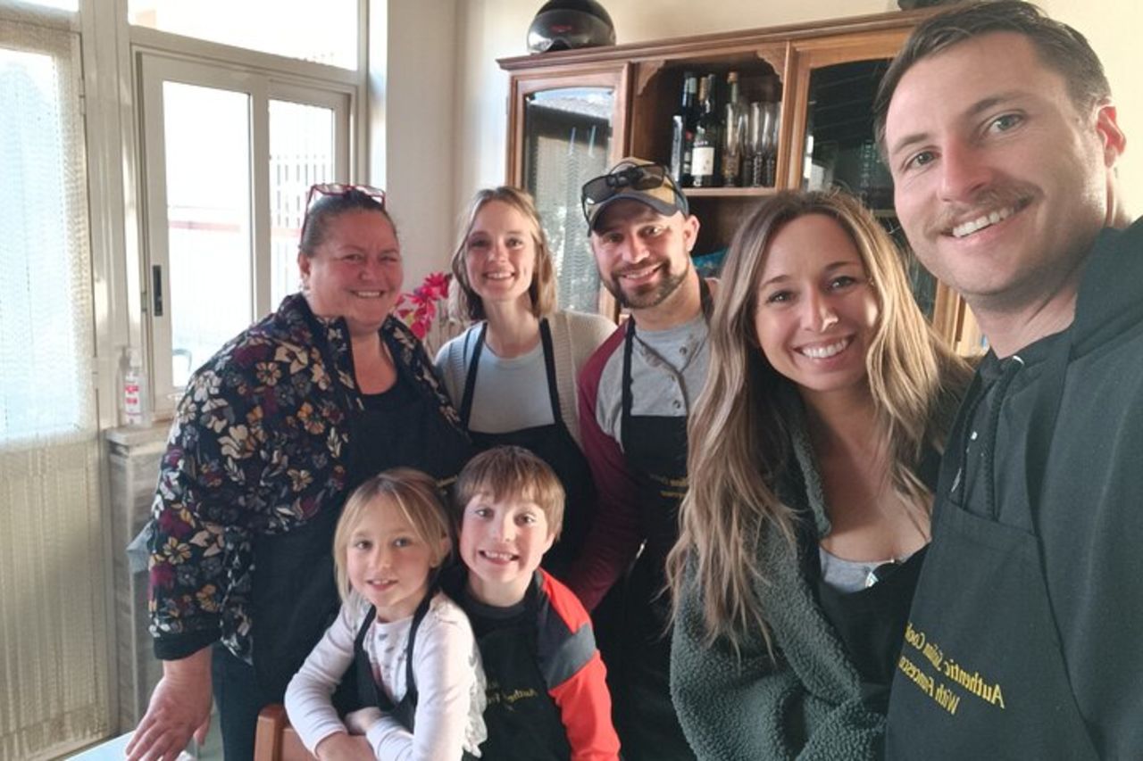 Lezione di cucina siciliana con cannoli e biscotti alle mandorle — 3