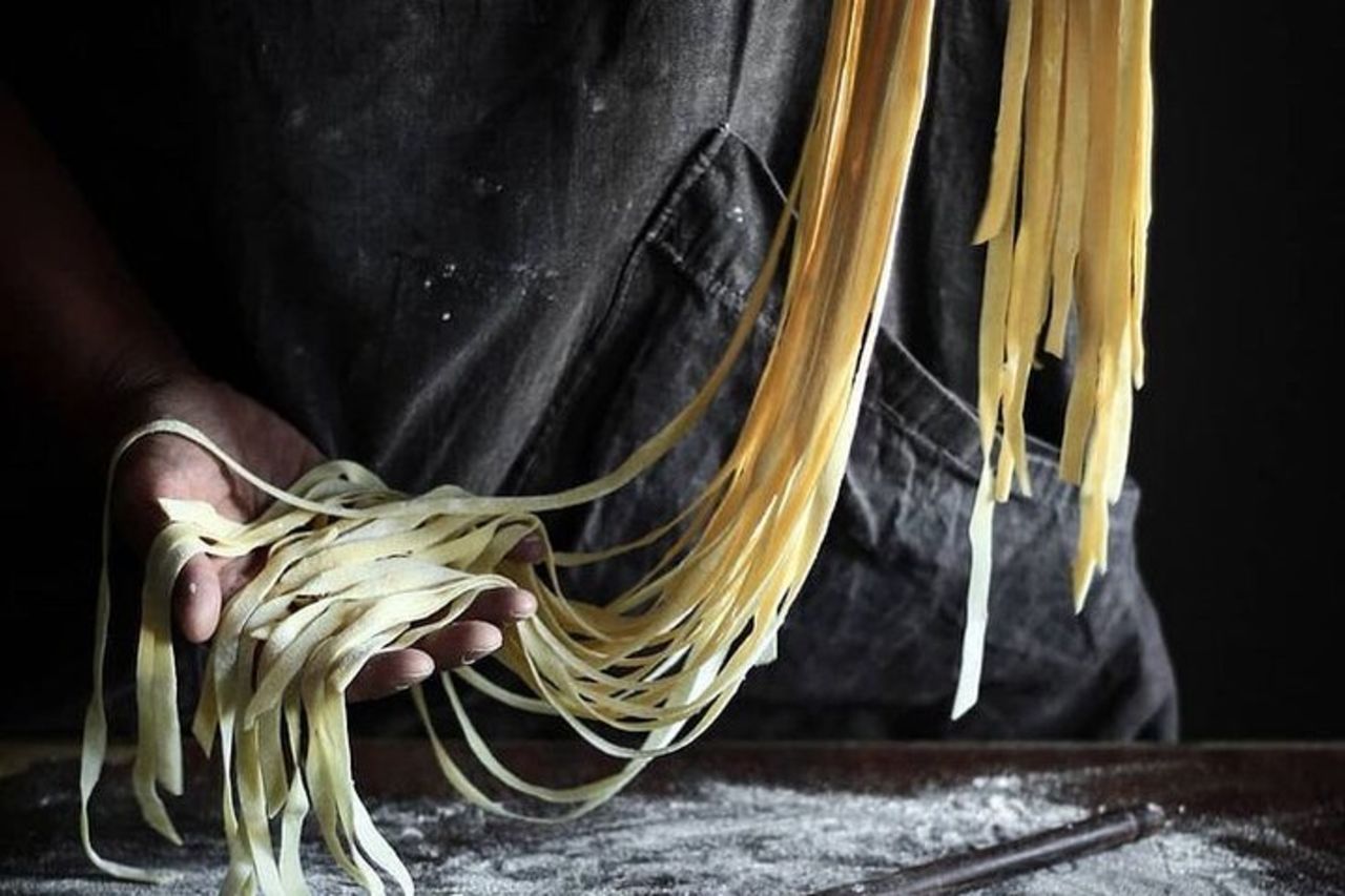 Firenze : Corso di Cucina Pasta con Vino Illimitato — 2