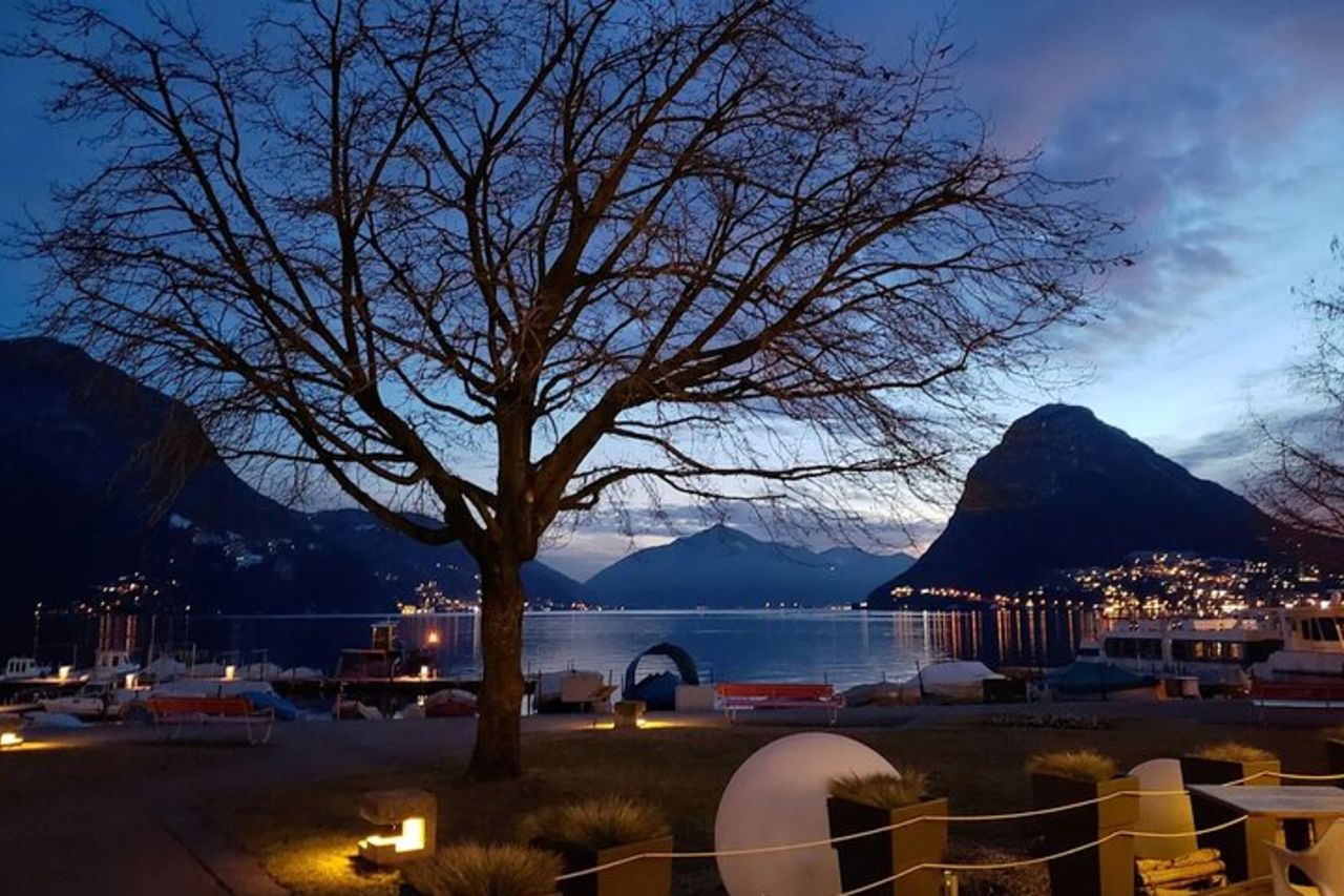 Tour notturno a piedi a Lugano