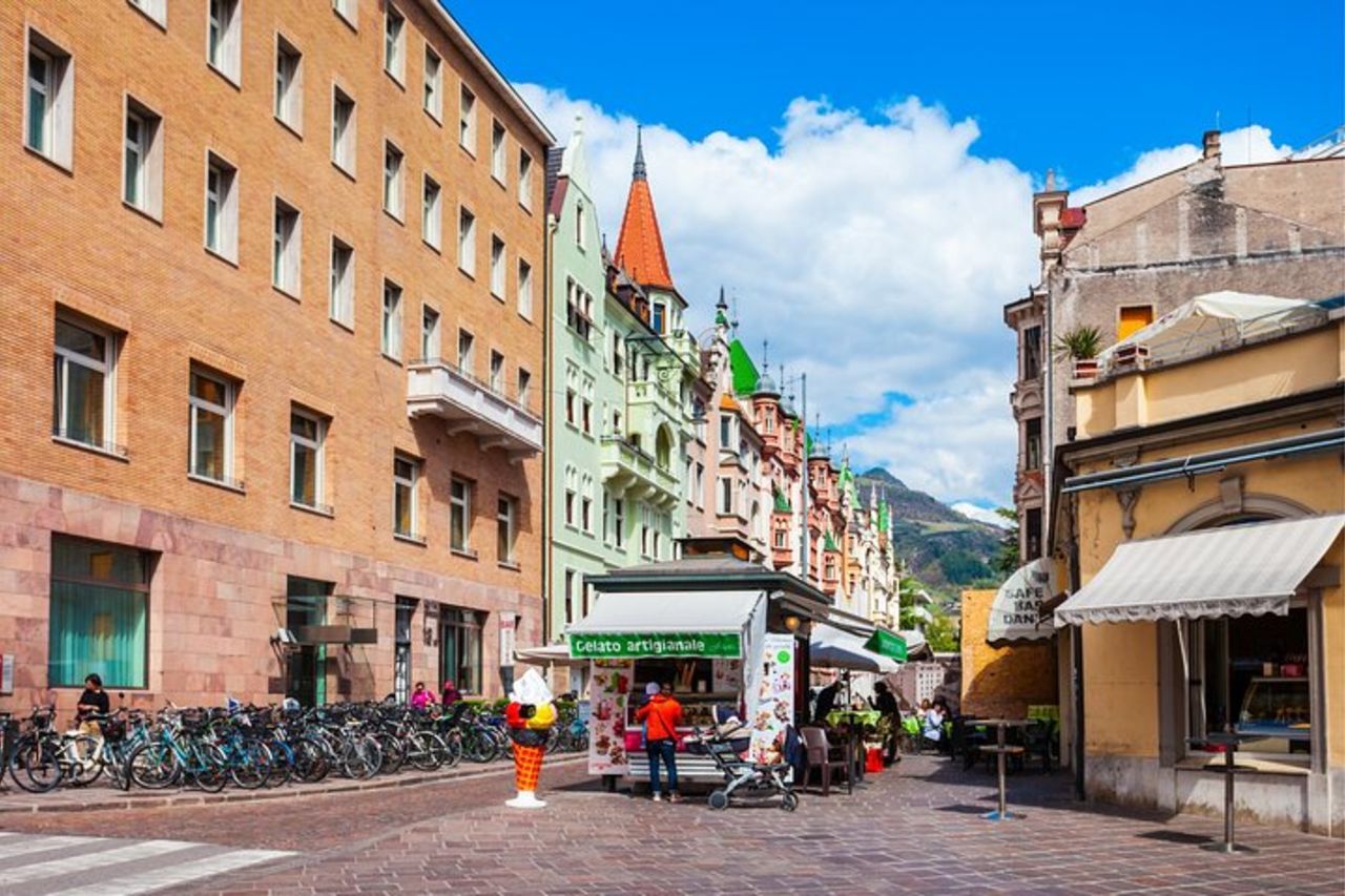 Caccia al tesoro a Bolzano & tour a piedi con audioguida — 8