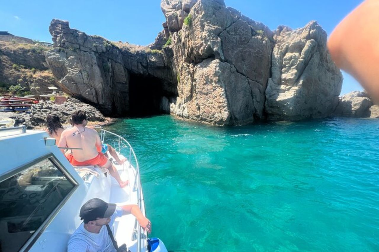 Escursione in barca a Cefalù e snorkeling 3 ore frutta e bevande — 9