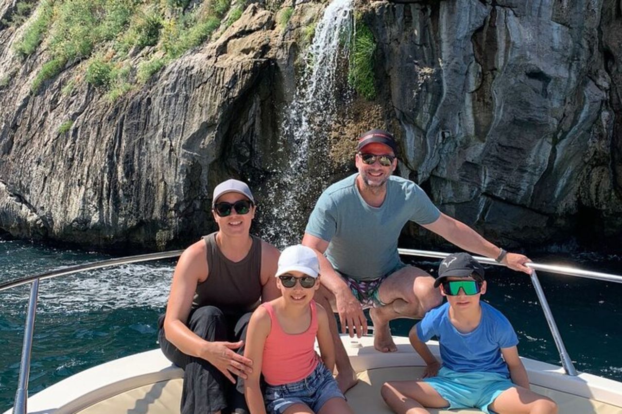 Tour in barca all inclusive di Capri con visita della città da Positano — 6