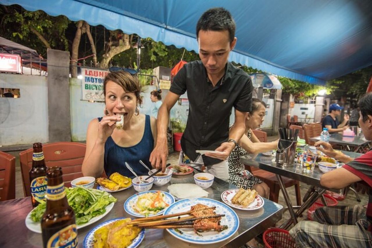 Hoi An al tramonto: autentico tour locale dello street food — 2