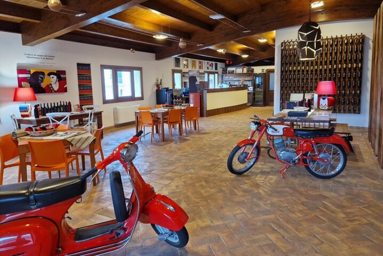 Tour in cantina con degustazione di vini e cibi a Nuoro — 6