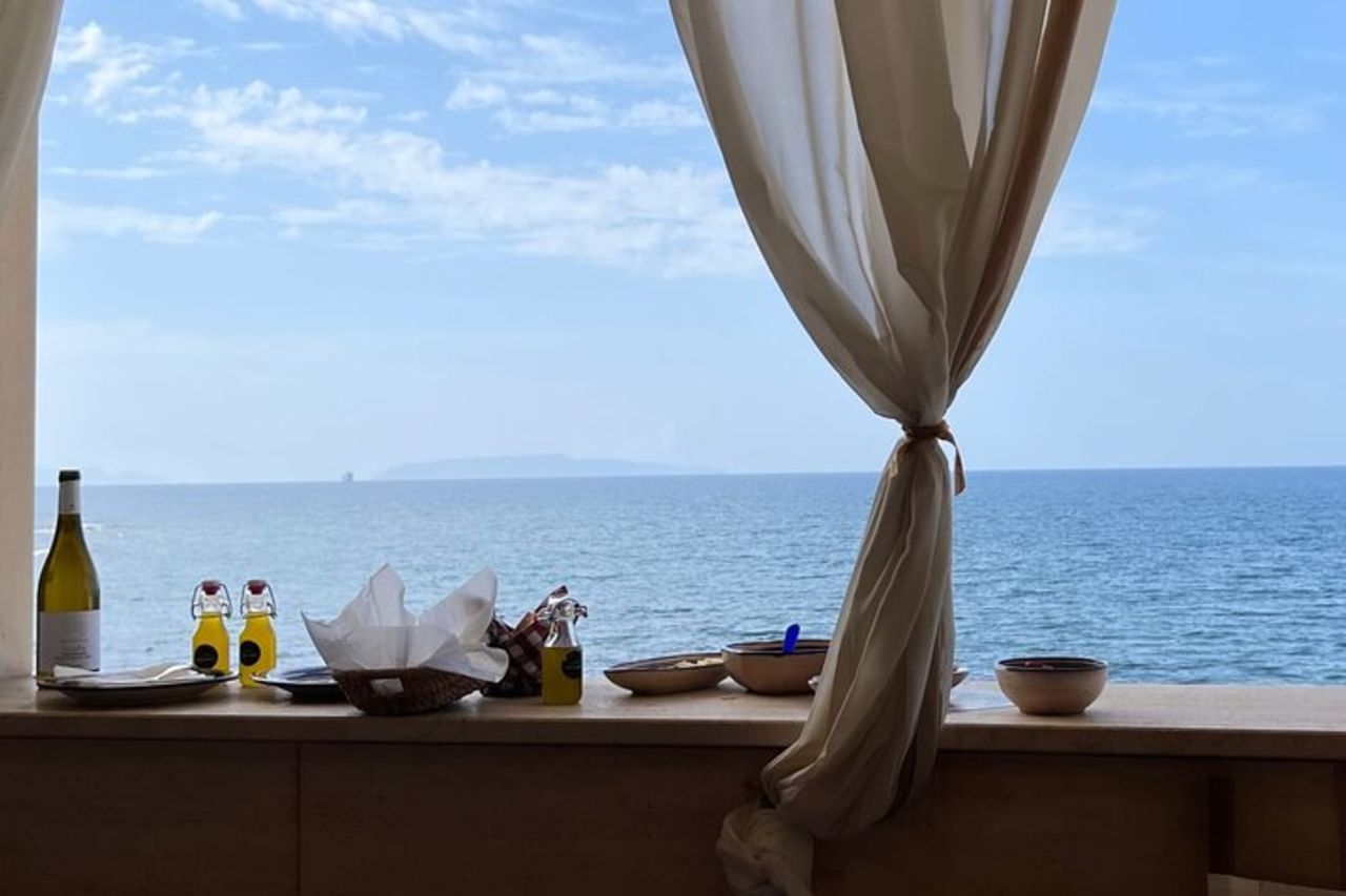 Scopri come preparare i tradizionali cannoli siciliani con vista sul mare — 3