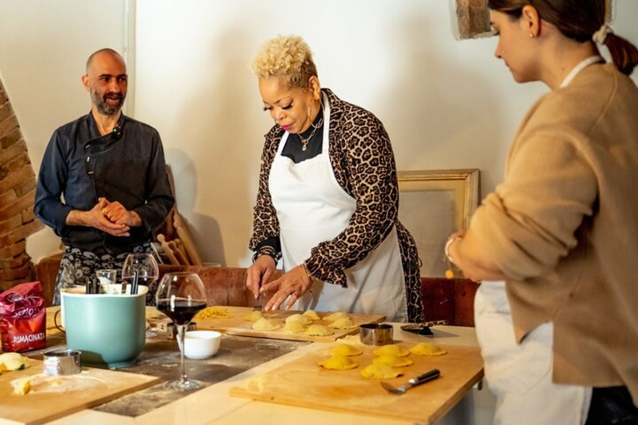 Corso di cucina in piccoli gruppi in un agriturismo nel Chianti — 2