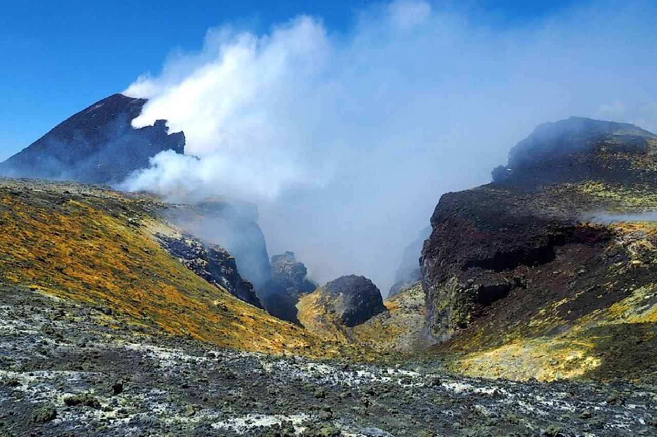 Crateri Sommitali dell'Etna in 4x4 e Trekking — 5