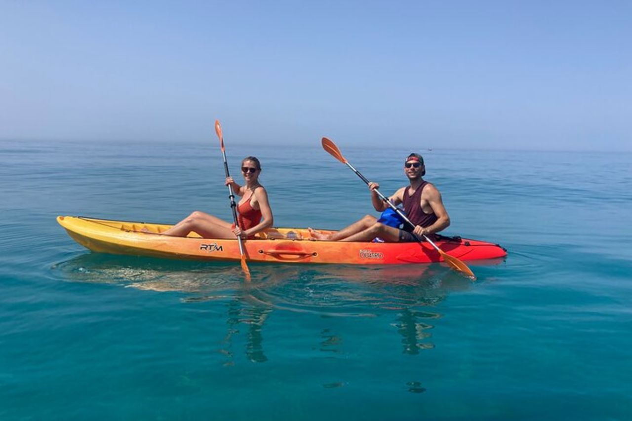 Tour in Kayak: Da Cala Manbrù alla Riserva di Torre Salsa — 3