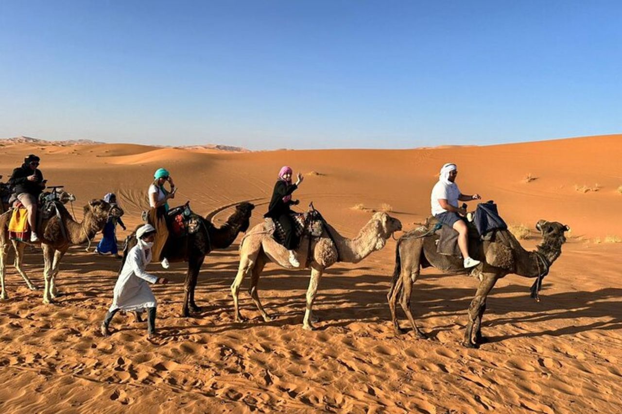 Fes To Marrakech: tour di 3 giorni attraverso il deserto di Merzouga e Cammello