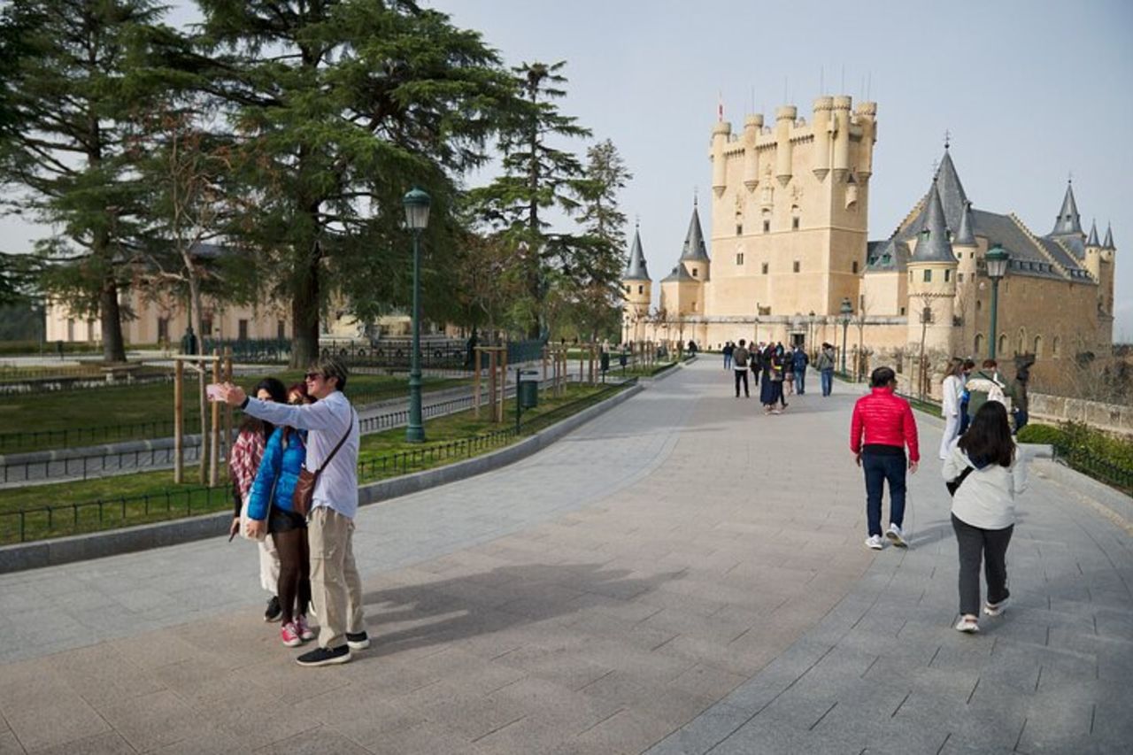 Da Madrid: Segovia & Toledo con Alcazar e Cattedrale — 6