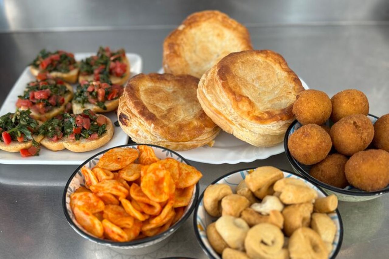 Street Food Lecce: Tour guidato a piedi con cibo e vini tipici. — 6