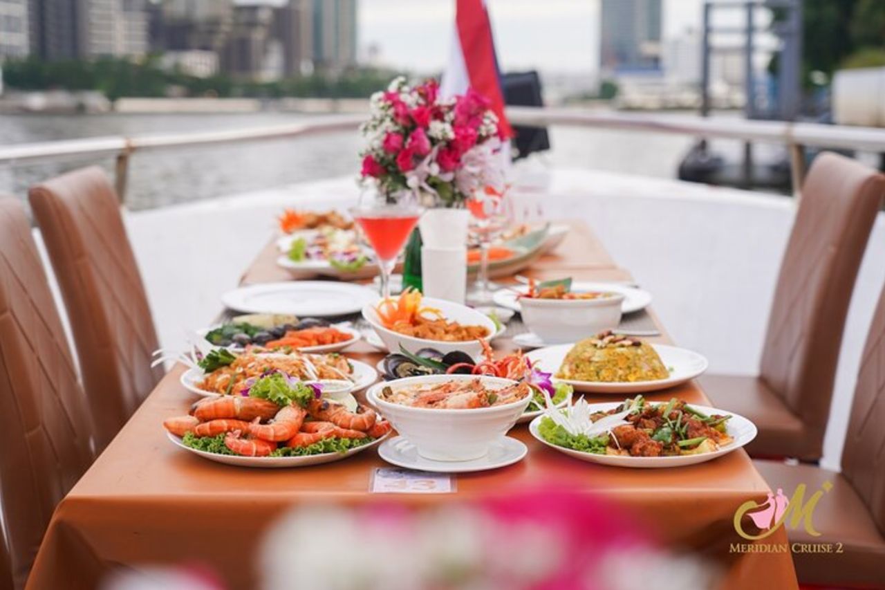 Crociera con cena al Meridiano di Bangkok da ICOSIAM — 5
