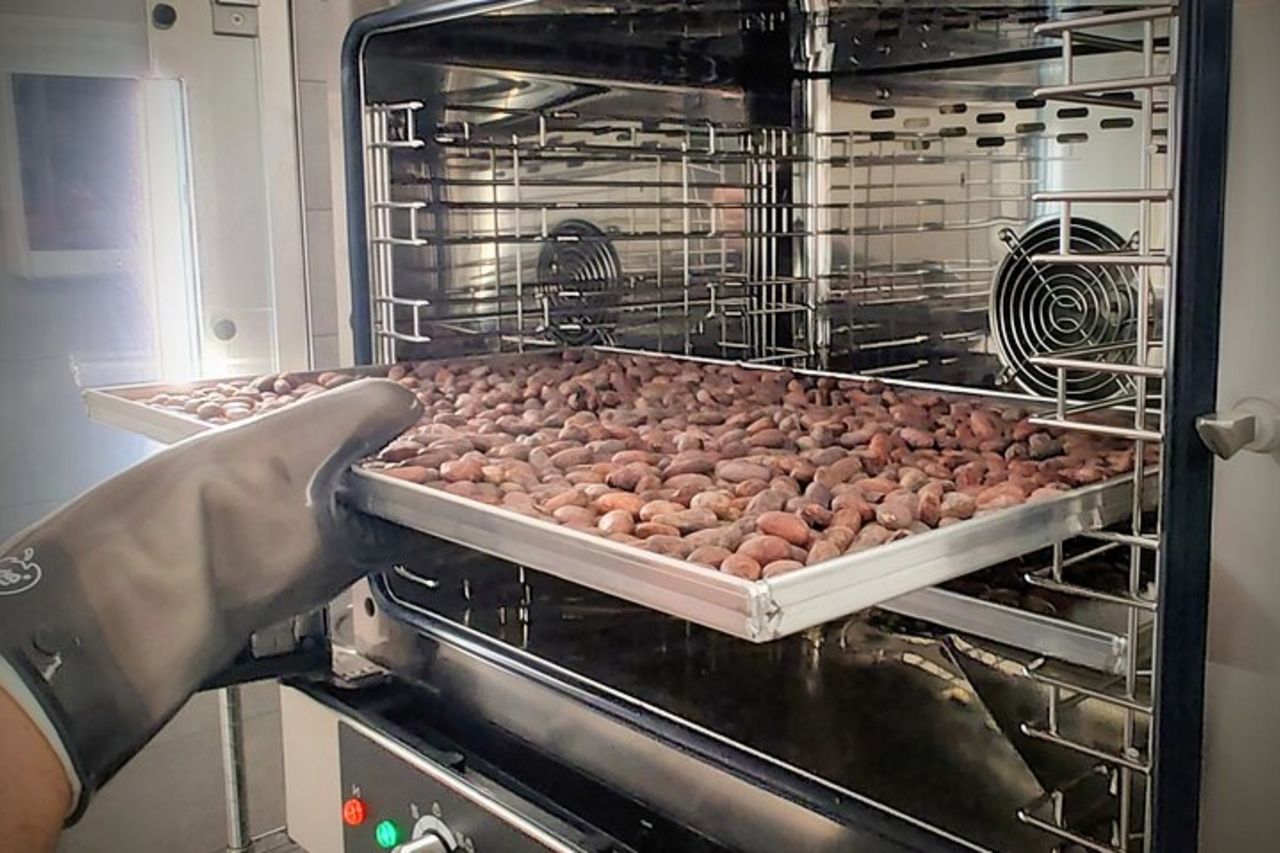 Cioccolatiere per un giorno a Modica: cioccolato grezzo BeanToBar — 5