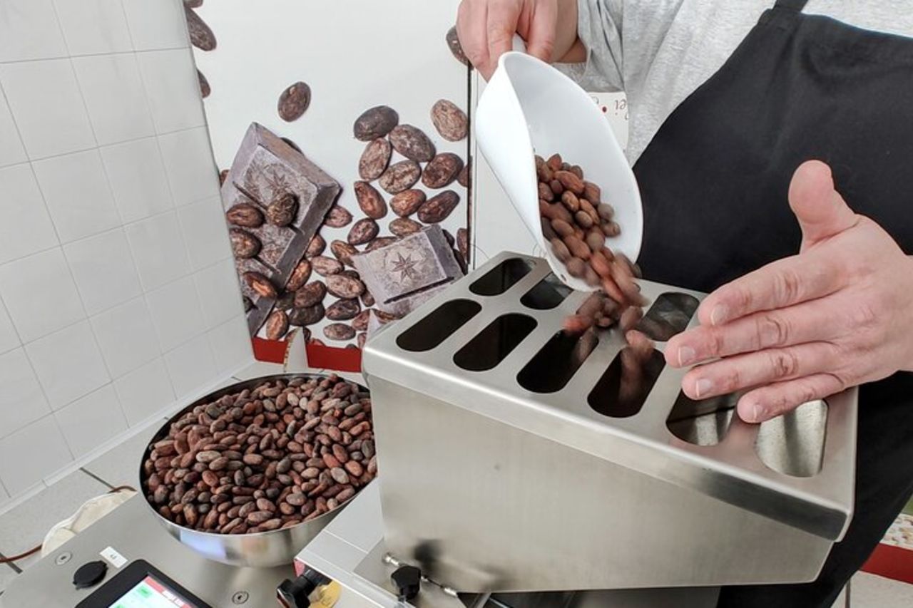 Cioccolatiere per un giorno a Modica: cioccolato grezzo BeanToBar — 6