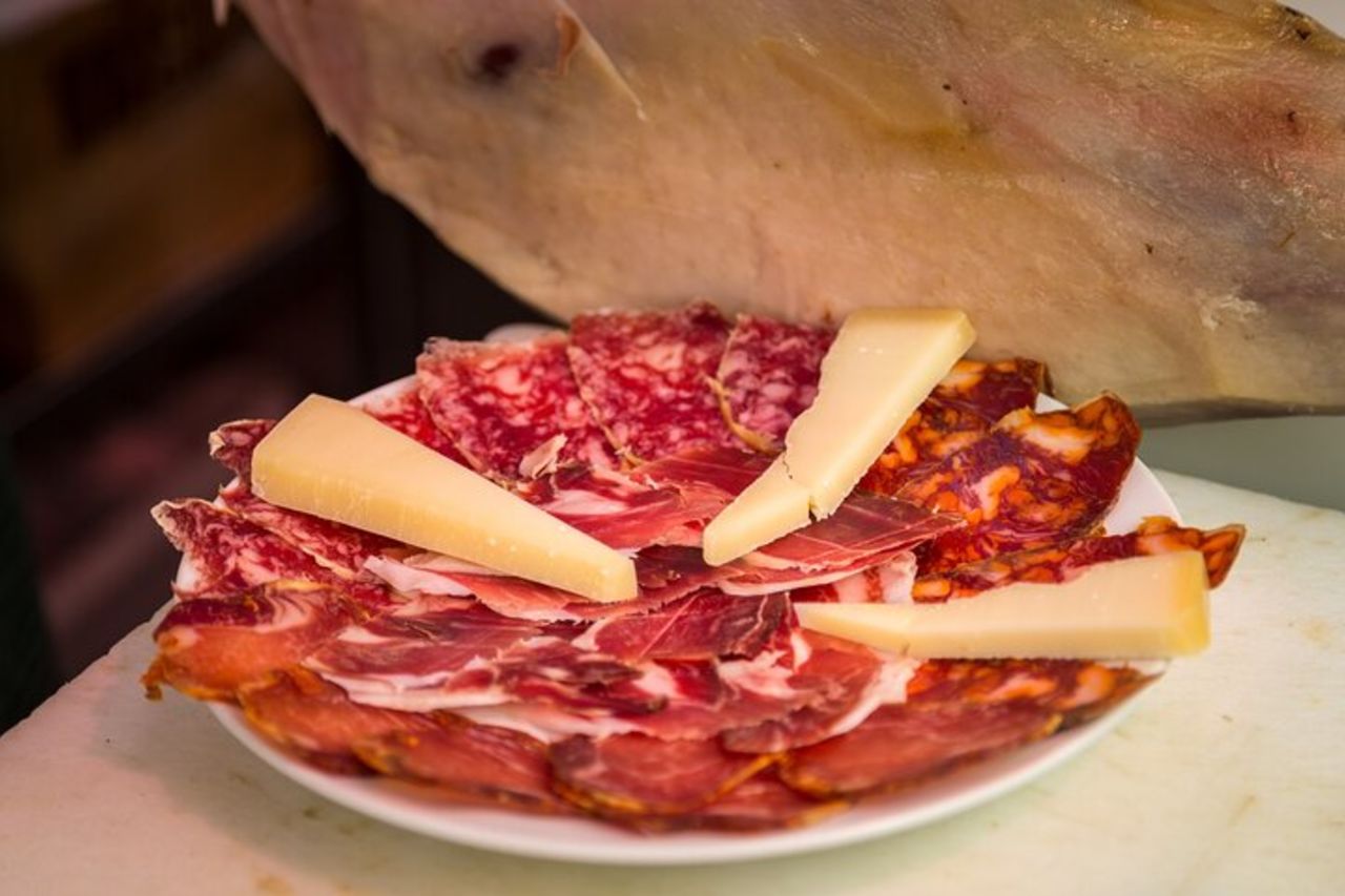 Cena di tapas tour locale di Madrid con un lato di storia — 3